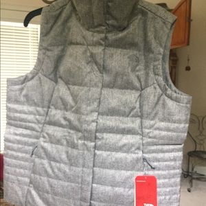 NWT NorthFace gray/ white Vest, XL